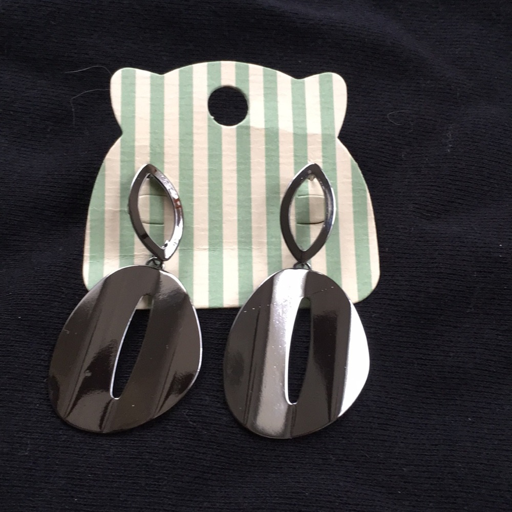 Dangle earrings